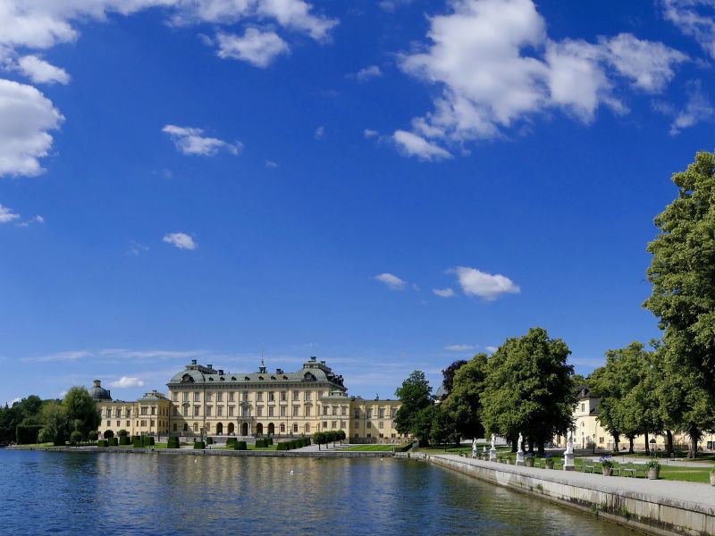 Es gibt auch Bootstouren ab Stockholm zum Schloss Drottningholm