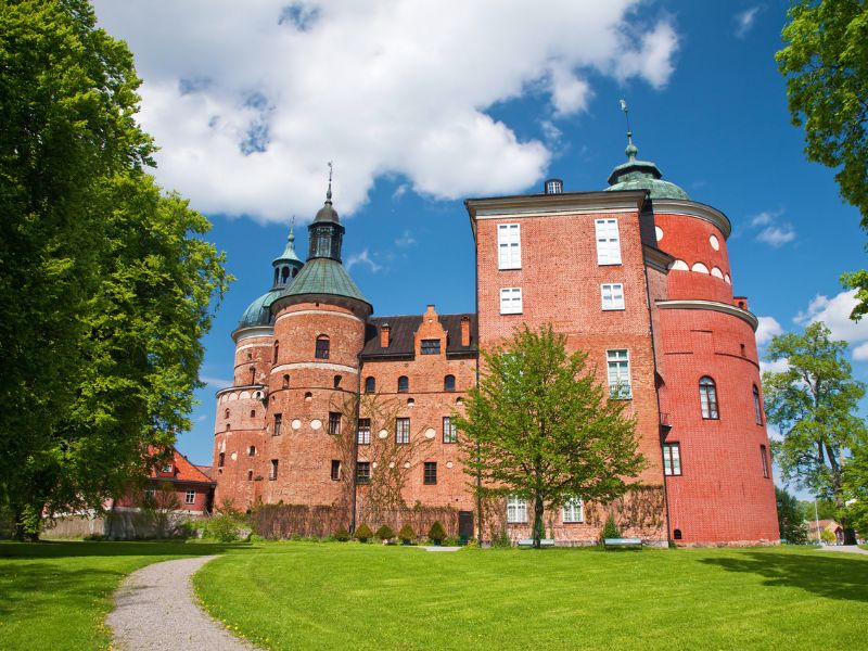 Idyllisches Schloss Gripsholm mit Park unweit von Stockholm