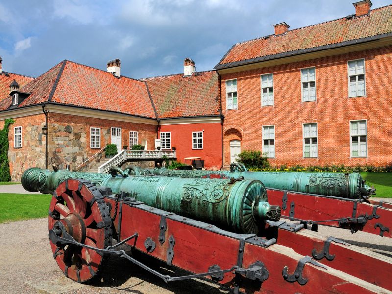 Kanone im Innenhof von Castle Gripsholm