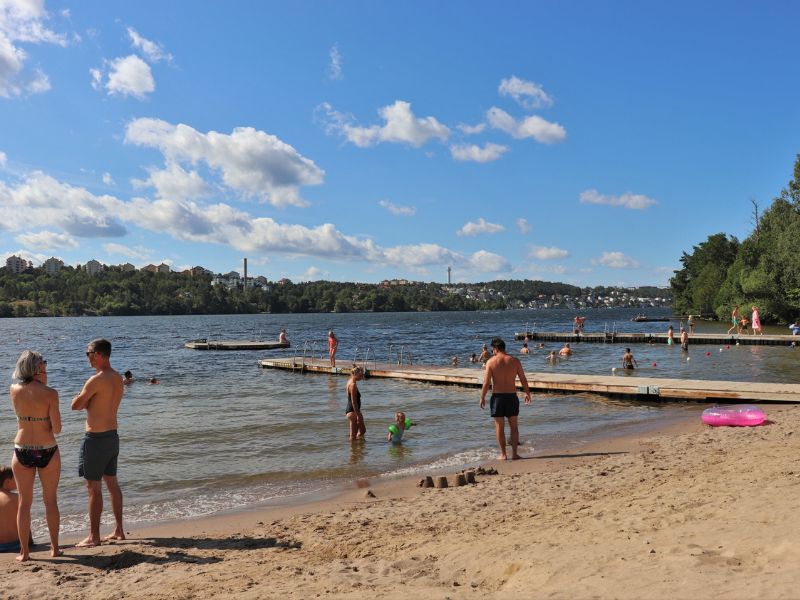 Für Kinder und Erwachsene lohnt sich Solviksbadet nahe Stockholm zum Baden