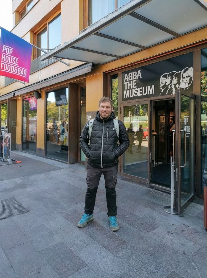 Christoph vor dem ABBA Museum in Stockholm